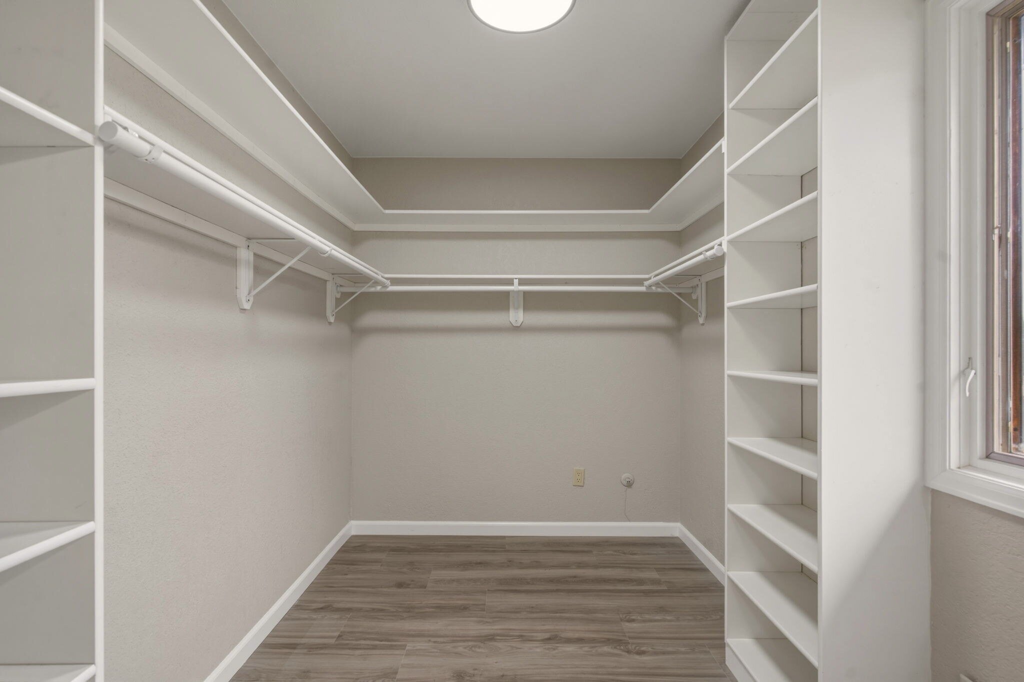 Walk in closet