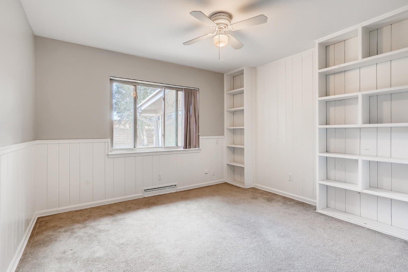 Bedroom/office #3 w/built-ins