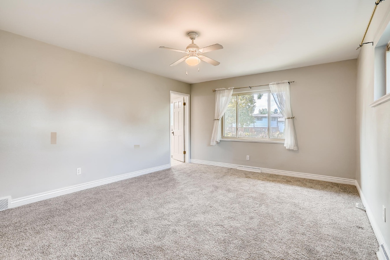 Large 17 x 13 Master Bedroom