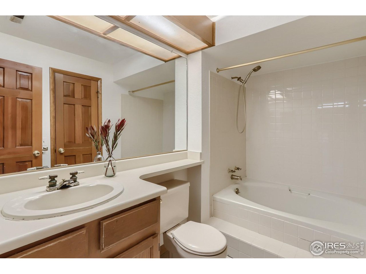 Primary Bathroom, features a large garden tub.
