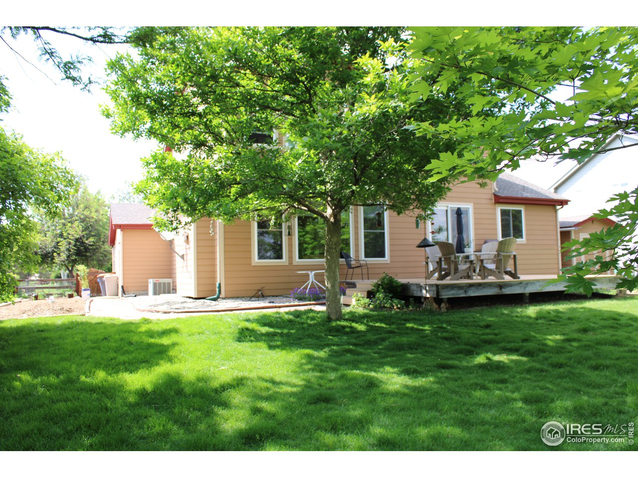 Great back yard with good space between houses, central air conditioning, mature landscaping.