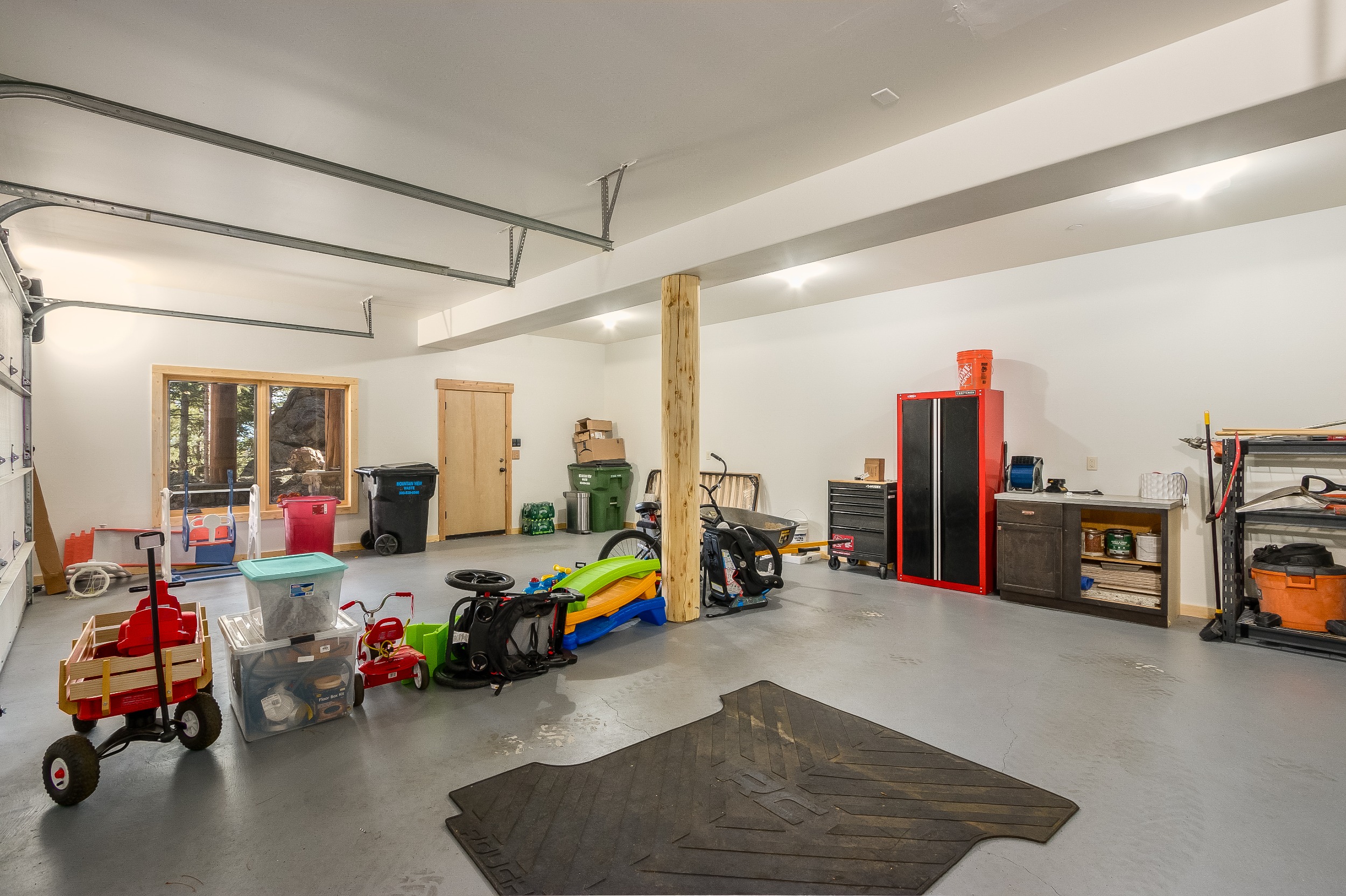 Oversized 2+ Car Garage