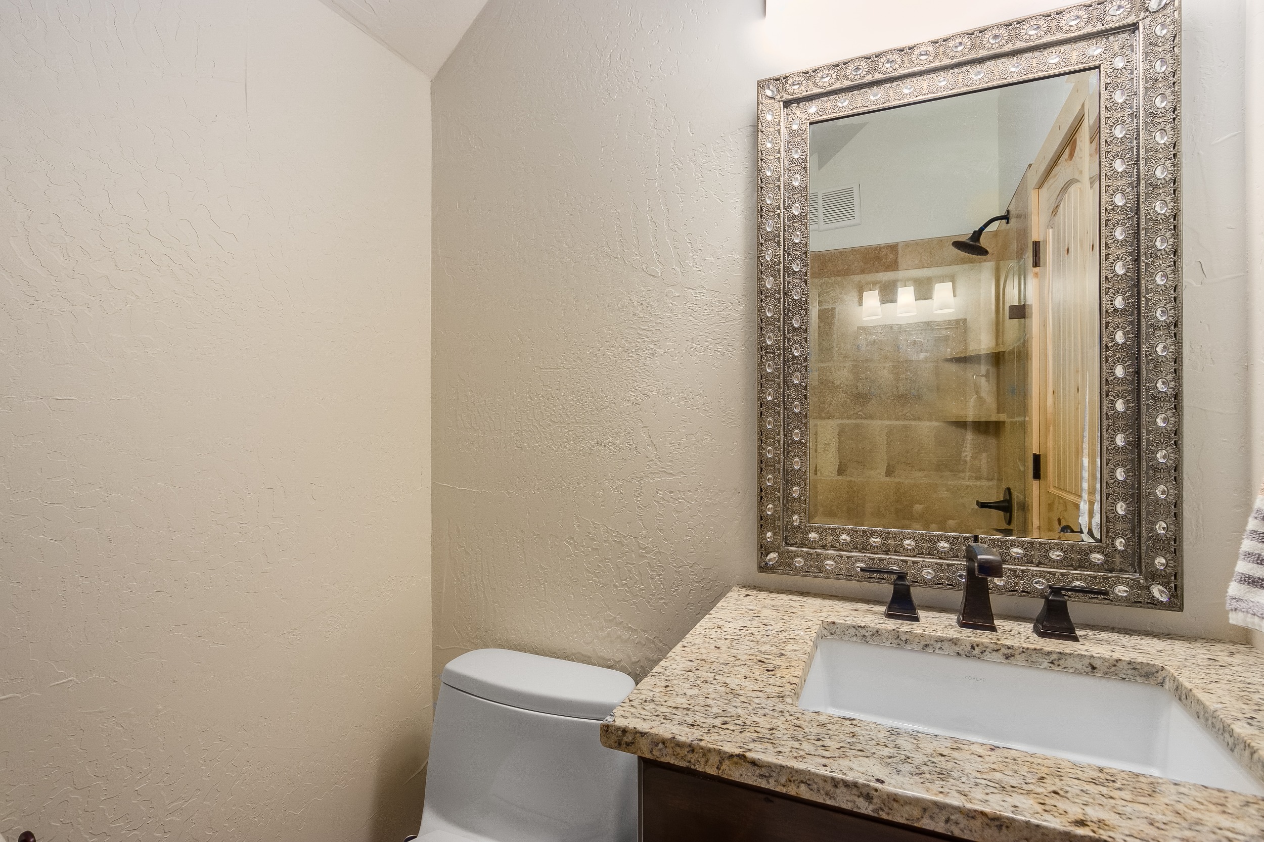 Upper Level Full Bath